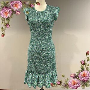 Floral Green mini Dress with flutter short‎ sleeves size medium